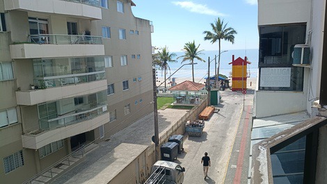 Apartamento medio lado playa al mar