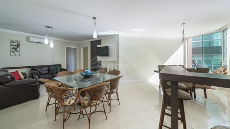 Apartamento frente al mar en Bombas, 3 suites, piscina, alto nivel