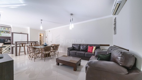 Apartamento frente al mar en Bombas, 3 suites, piscina, alto nivel