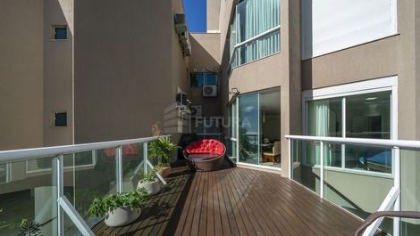 Apartamento frente al mar en Bombas, 3 suites, piscina, alto nivel