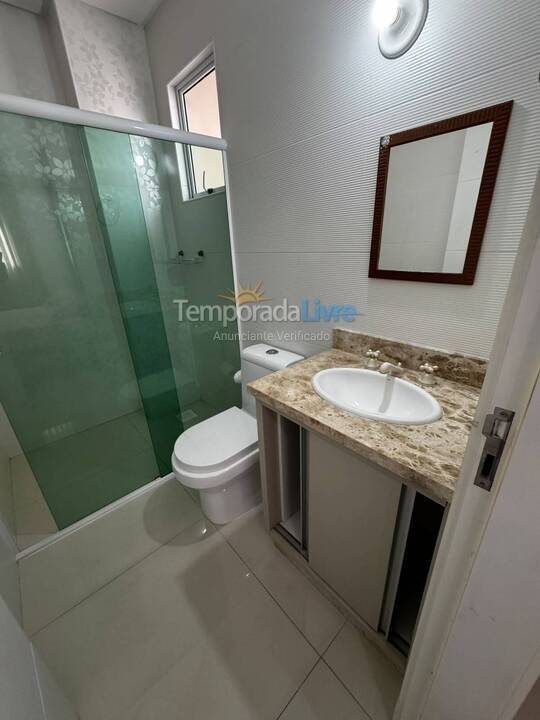Apartamento para aluguel de temporada em Itapema (Meia Praia)