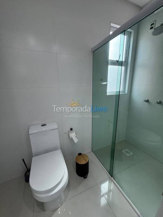 Apartamento para aluguel de temporada em Itapema (Meia Praia)