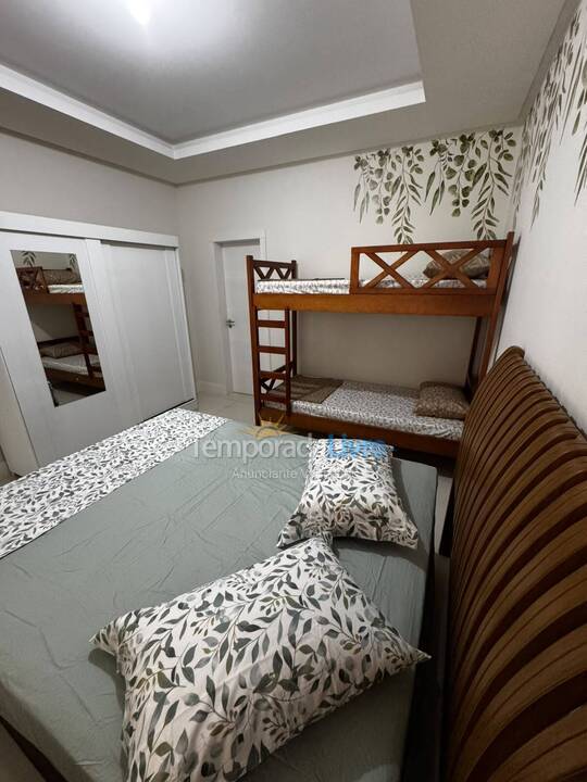 Apartamento para aluguel de temporada em Itapema (Meia Praia)