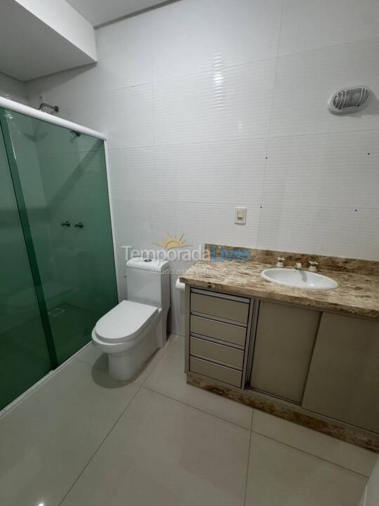 Apartamento para aluguel de temporada em Itapema (Meia Praia)