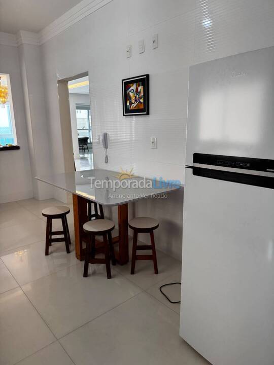 Apartamento para aluguel de temporada em Itapema (Meia Praia)