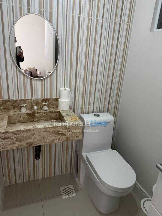 Apartamento para aluguel de temporada em Itapema (Meia Praia)