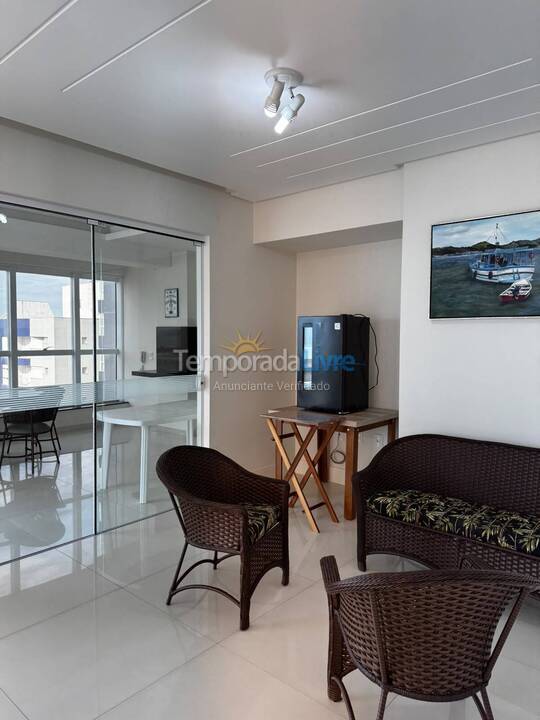 Apartamento para aluguel de temporada em Itapema (Meia Praia)