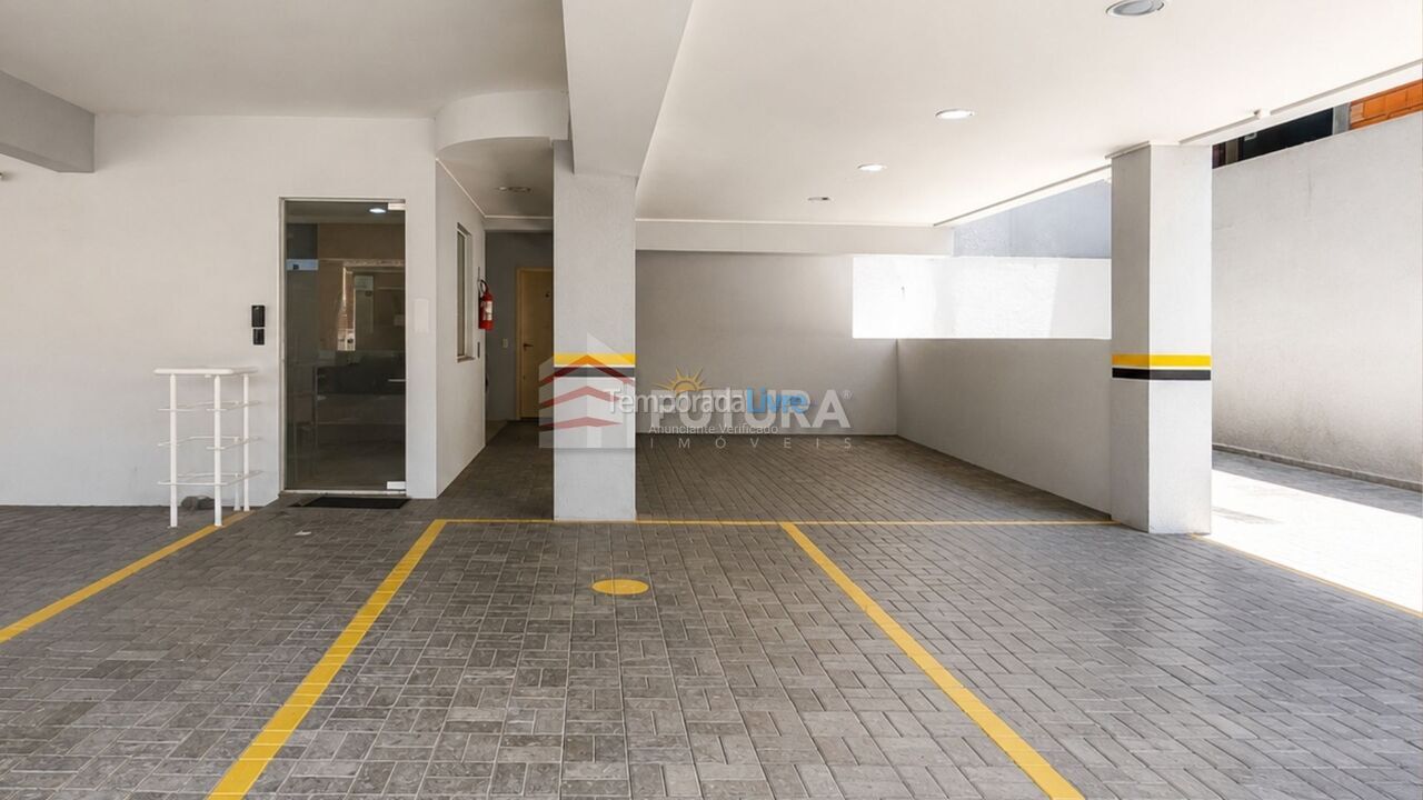 Apartamento para aluguel de temporada em Bombinhas (Praia de Bombas)