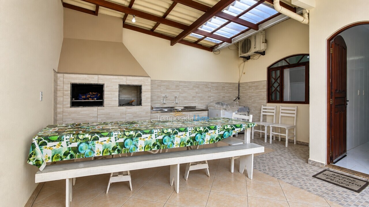 House for vacation rental in Bombinhas (Praia de Bombas)