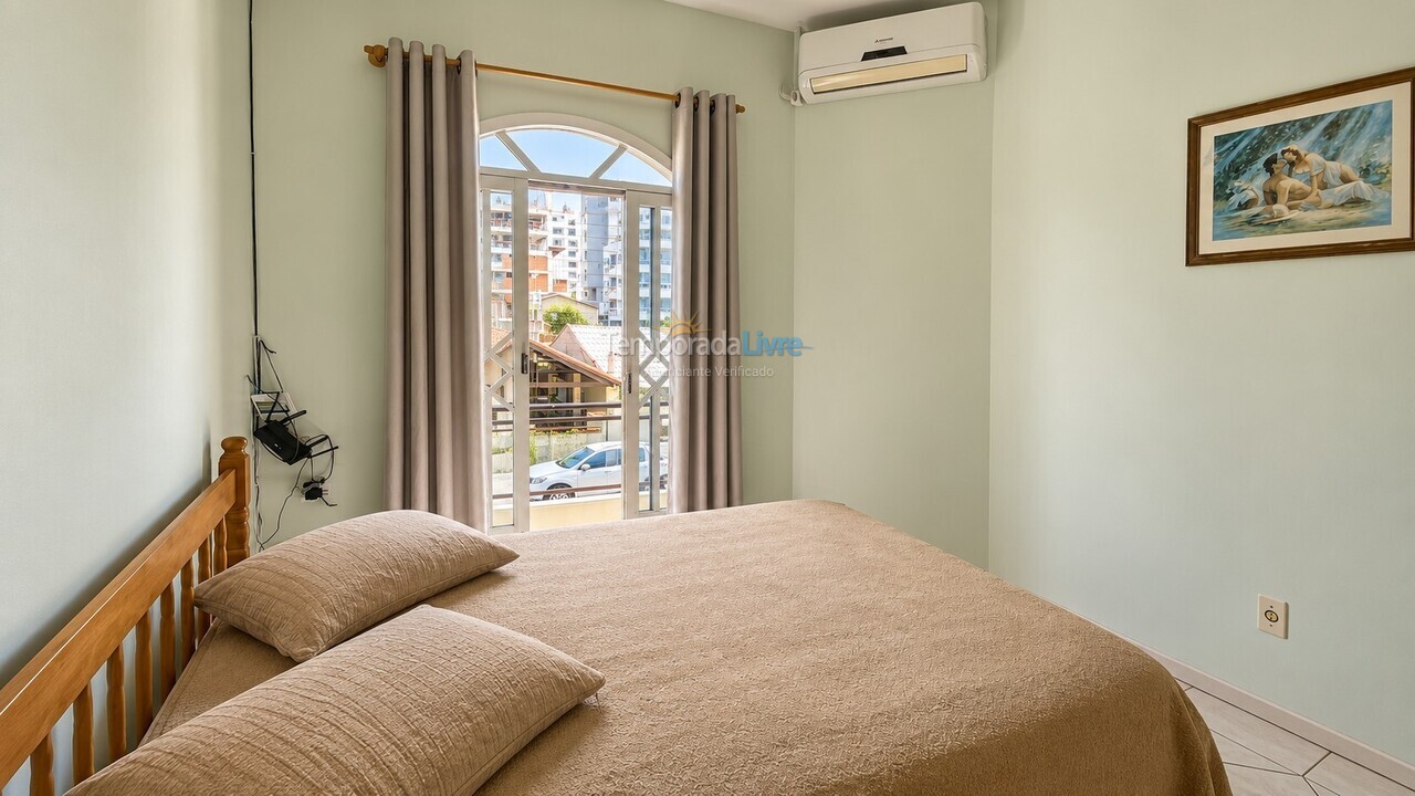 House for vacation rental in Bombinhas (Praia de Bombas)