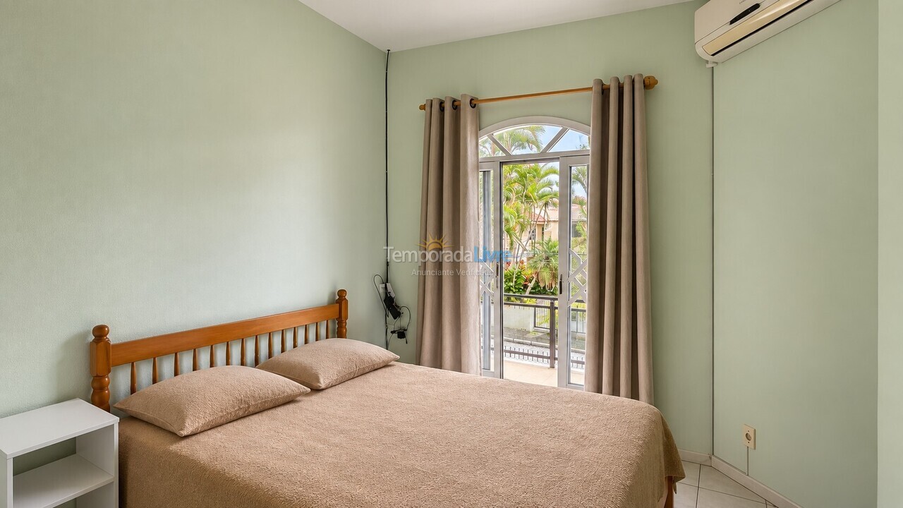 House for vacation rental in Bombinhas (Praia de Bombas)