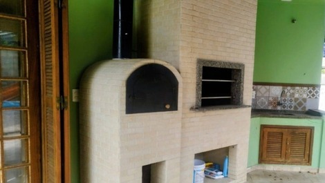 Casa com piscina em Jurere