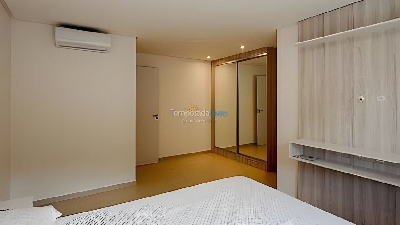 Apartment for vacation rental in Bombinhas (Praia de Bombas)
