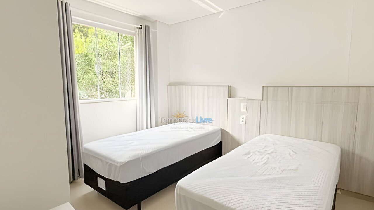 Apartment for vacation rental in Bombinhas (Praia de Bombas)