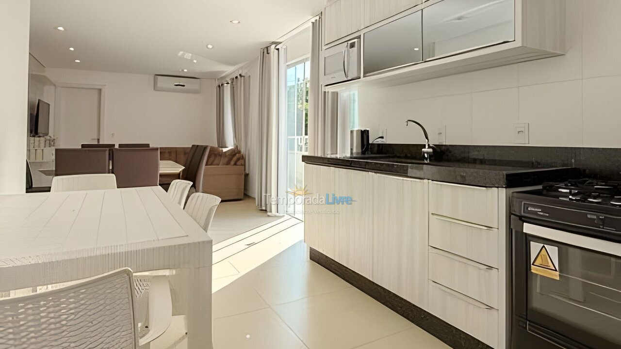 Apartment for vacation rental in Bombinhas (Praia de Bombas)
