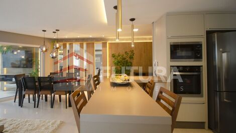 Apartamento 4 Dormitórios Beira Mar Praia de Bombas