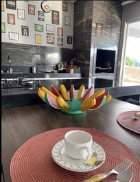 Casa moderna dentro de condomínio - 50min de BH