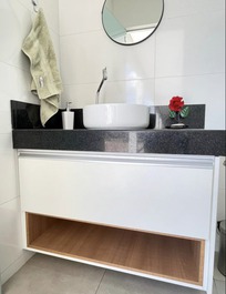 Casa moderna dentro de condomínio - 50min de BH