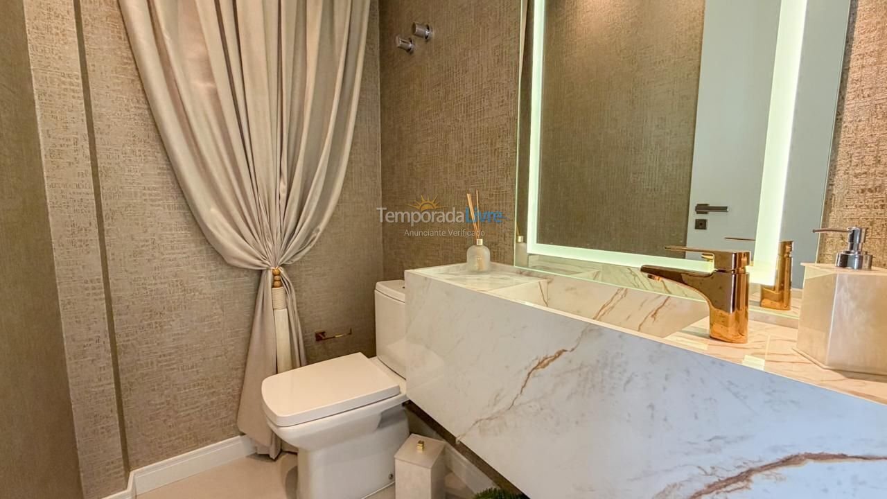 Apartment for vacation rental in Bombinhas (Praia de Bombas)