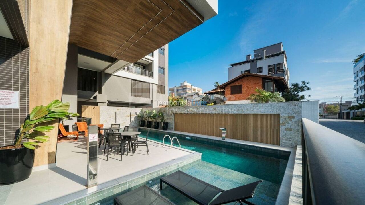 Casa para aluguel de temporada em Bombinhas (Praia de Bombas)