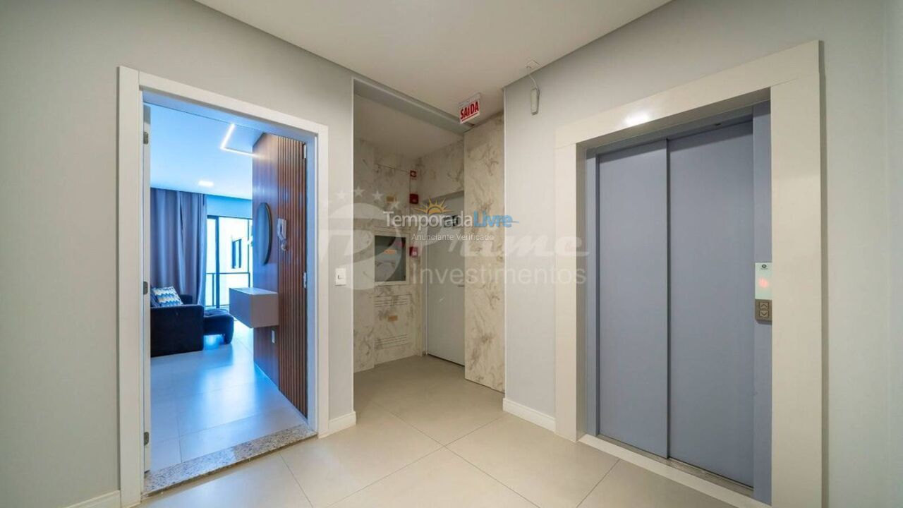 Casa para aluguel de temporada em Bombinhas (Praia de Bombas)