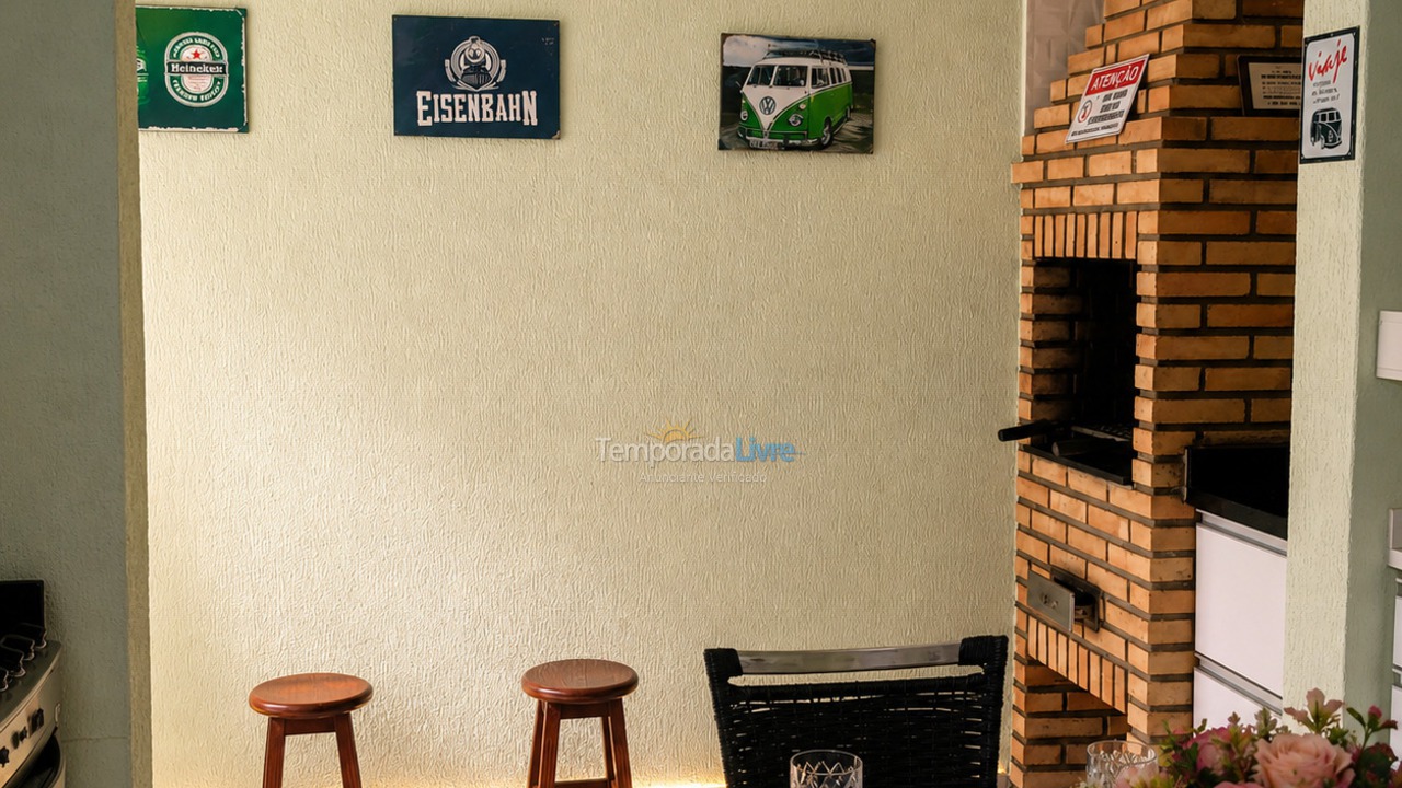 Casa para aluguel de temporada em Praia Grande (Praia do Caiçara)