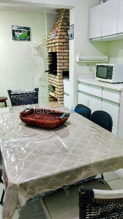Casa para aluguel de temporada em Praia Grande (Praia do Caiçara)