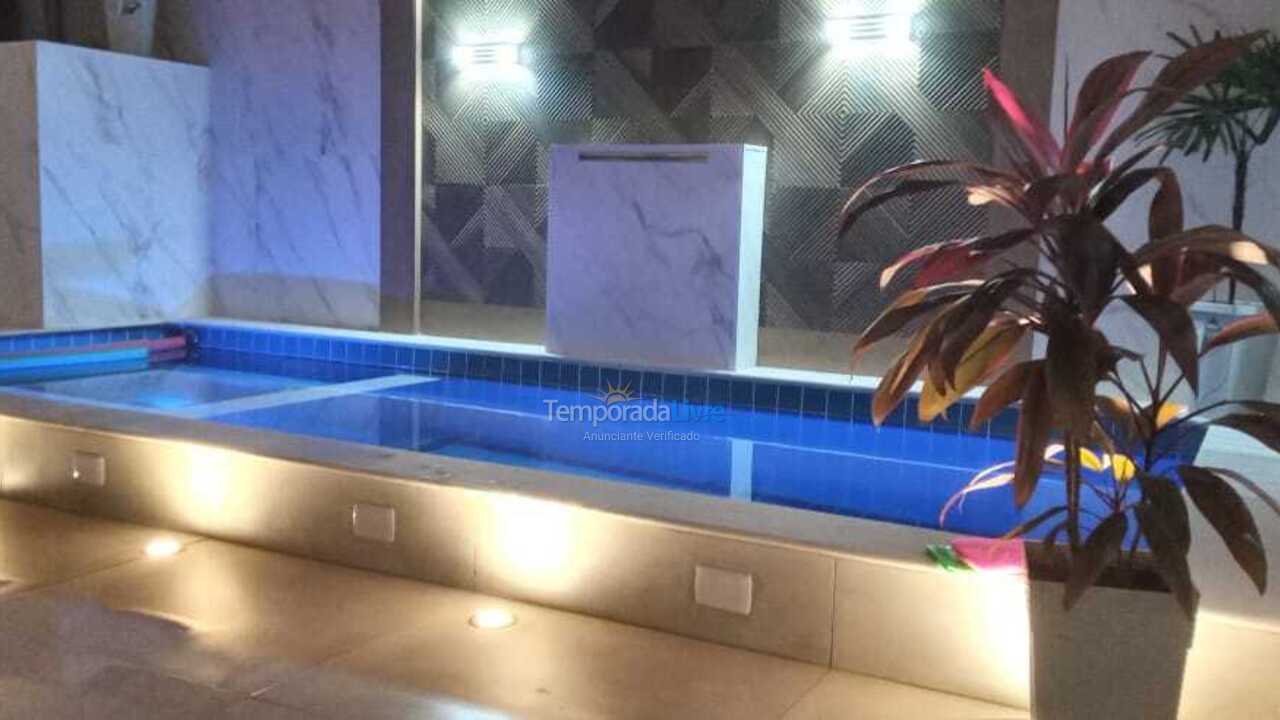 Casa para aluguel de temporada em Praia Grande (Praia do Caiçara)