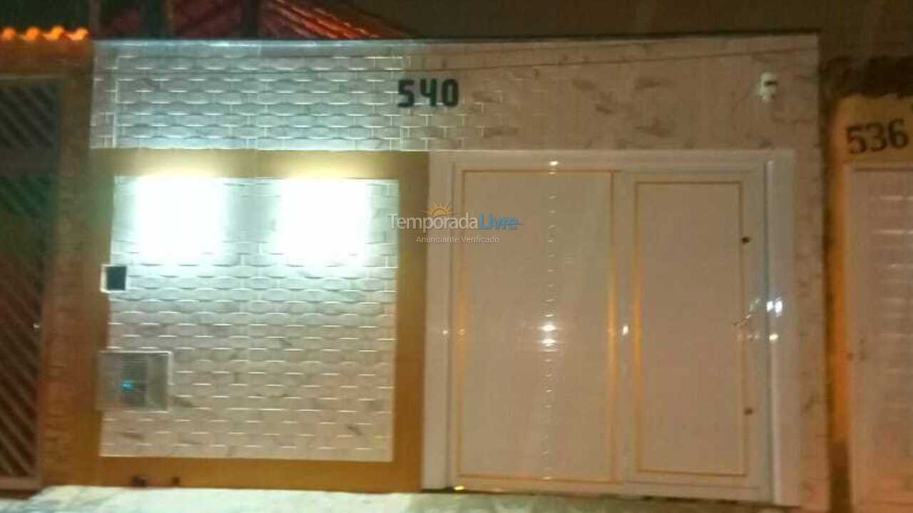 Casa para aluguel de temporada em Praia Grande (Praia do Caiçara)