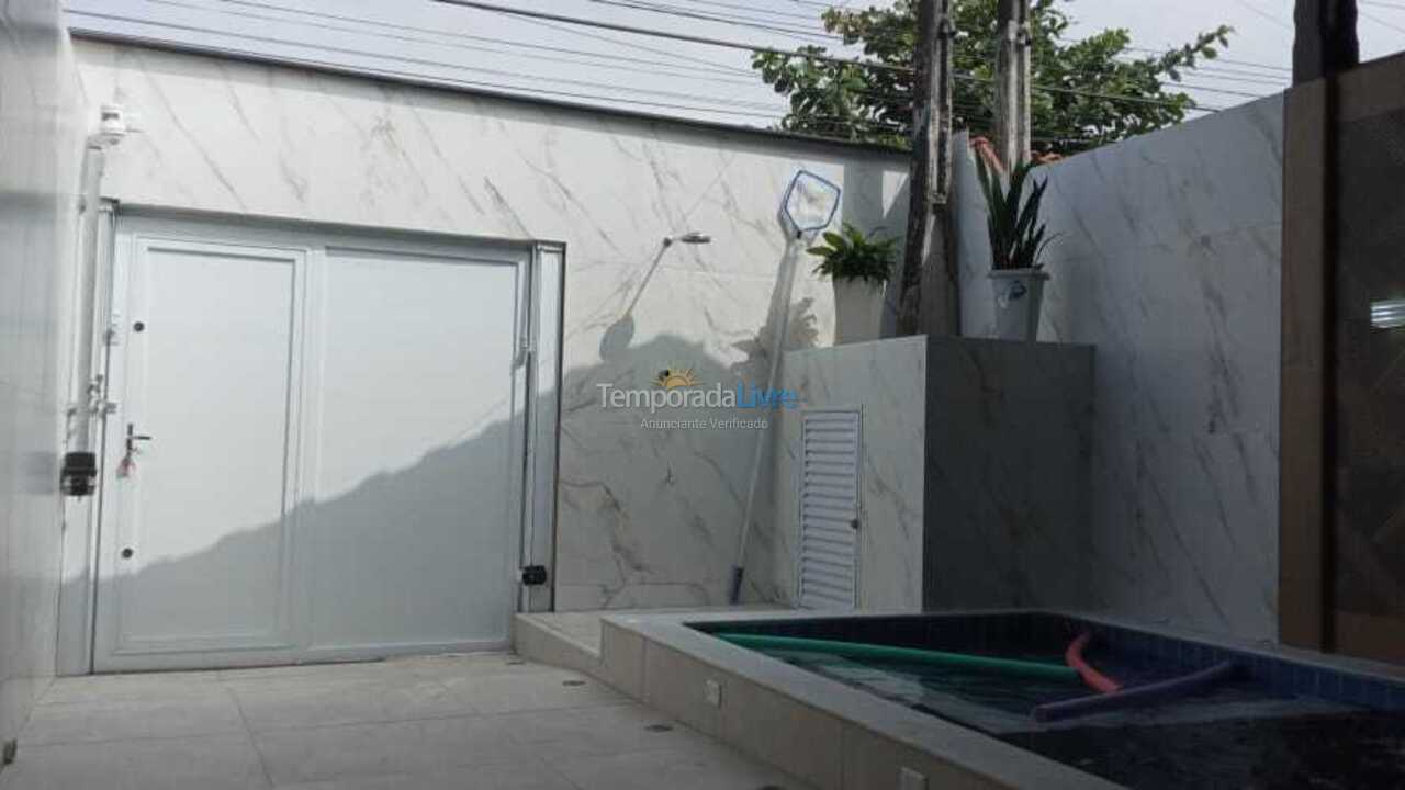 Casa para aluguel de temporada em Praia Grande (Praia do Caiçara)