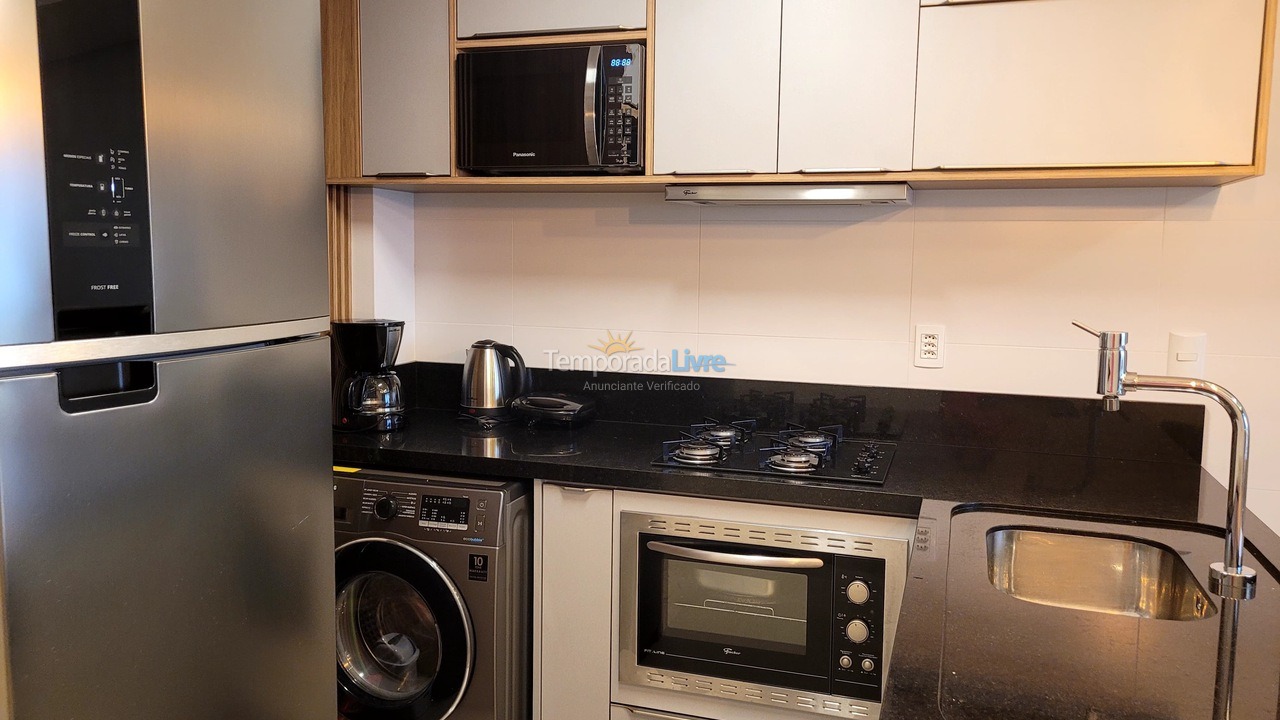 Apartamento para aluguel de temporada em Governador Celso Ramos (Praia de Palmas)