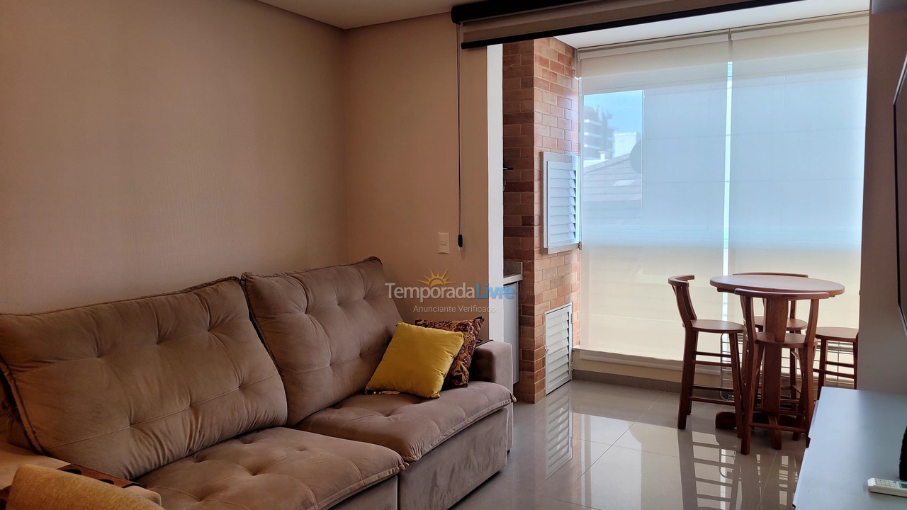Apartamento para aluguel de temporada em Governador Celso Ramos (Praia de Palmas)