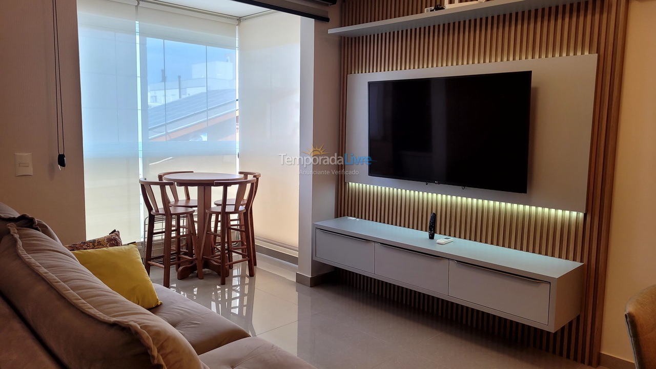 Apartamento para aluguel de temporada em Governador Celso Ramos (Praia de Palmas)