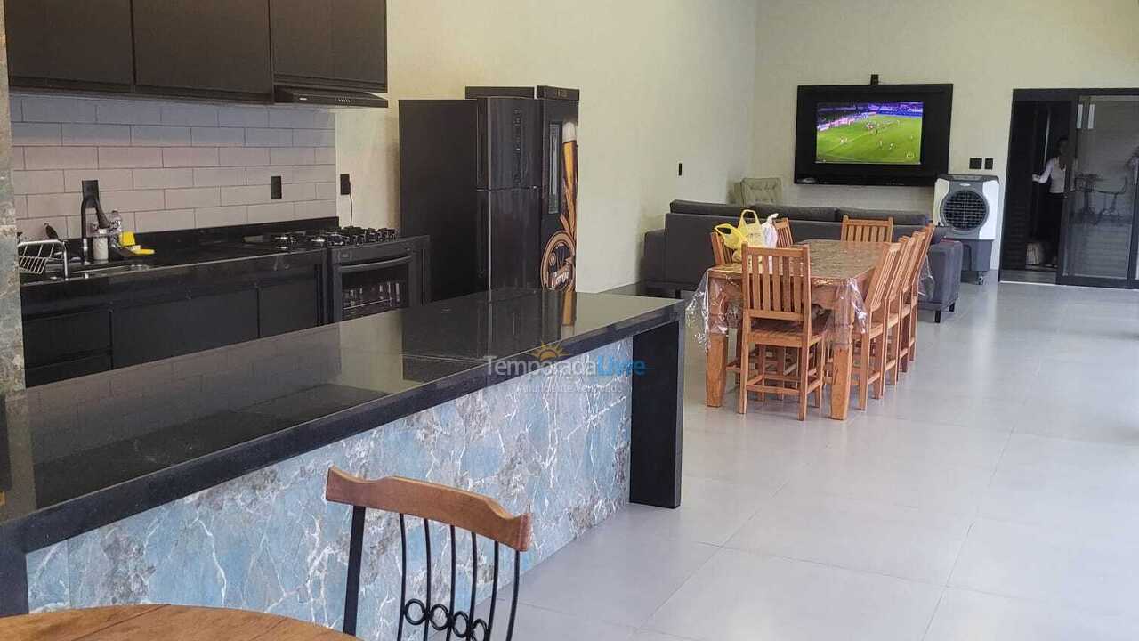 Casa para aluguel de temporada em Fronteira (Condomínio Meu Chão)