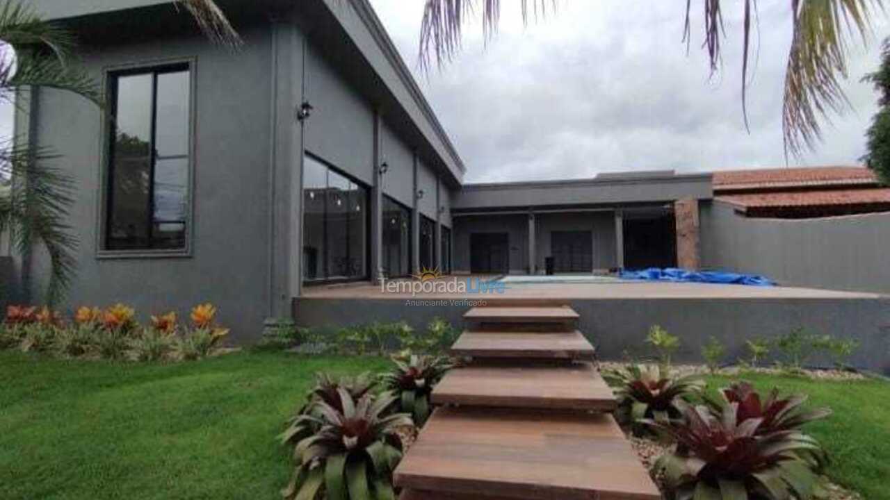 Casa para aluguel de temporada em Fronteira (Condomínio Meu Chão)