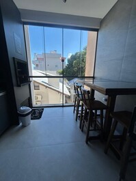 Apartamento con 2 suites y piscina, a 150 metros del mar.