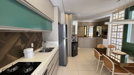 Beautiful apartment for the season.