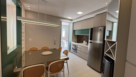 Beautiful apartment for the season.