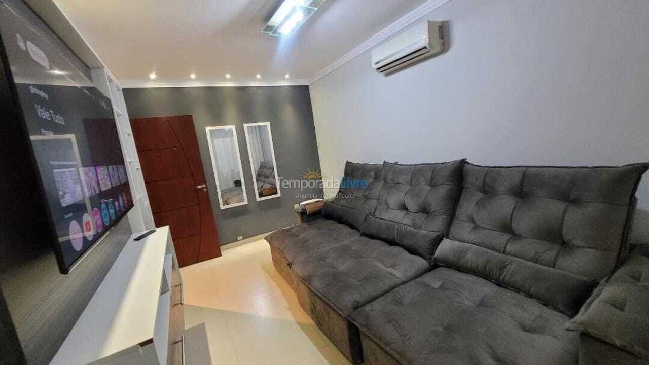 Casa para aluguel de temporada em Araruama (Três Vendas)