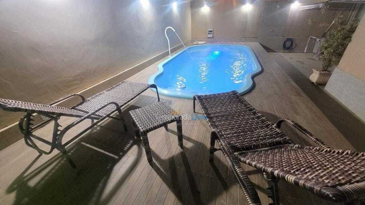Casa para aluguel de temporada em Araruama (Três Vendas)