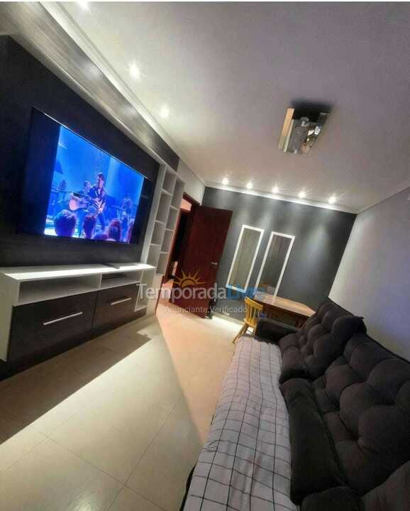 Casa para aluguel de temporada em Araruama (Três Vendas)