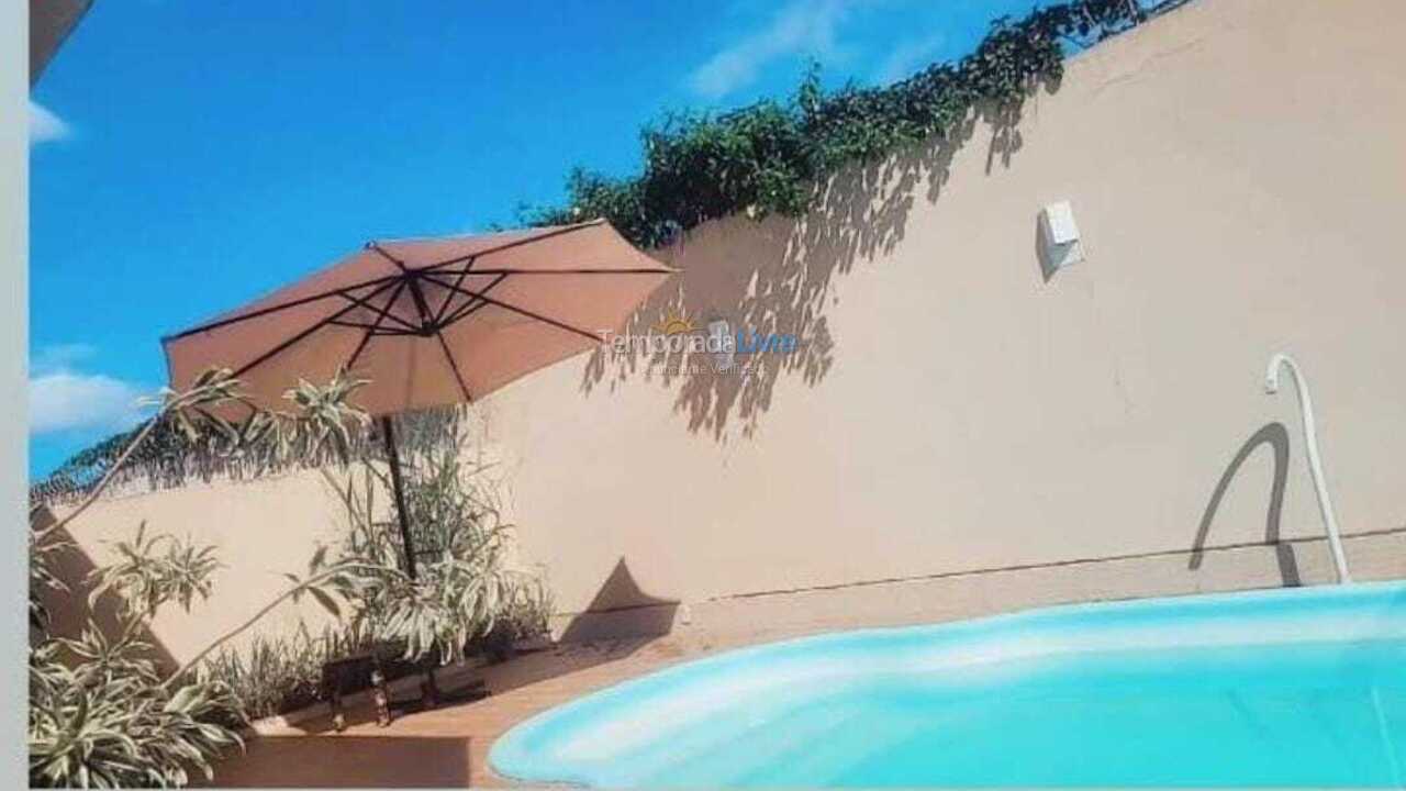 Casa para aluguel de temporada em Araruama (Três Vendas)