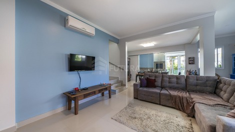 Apartamento triplex frente al mar en la playa de Quatro Ilhas, Bombinhas, 4 suites con acceso