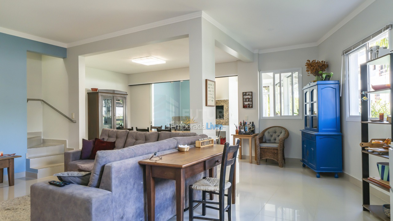 Apartamento para alquiler de vacaciones em Bombinhas (Praia de Quatro Ilhas)