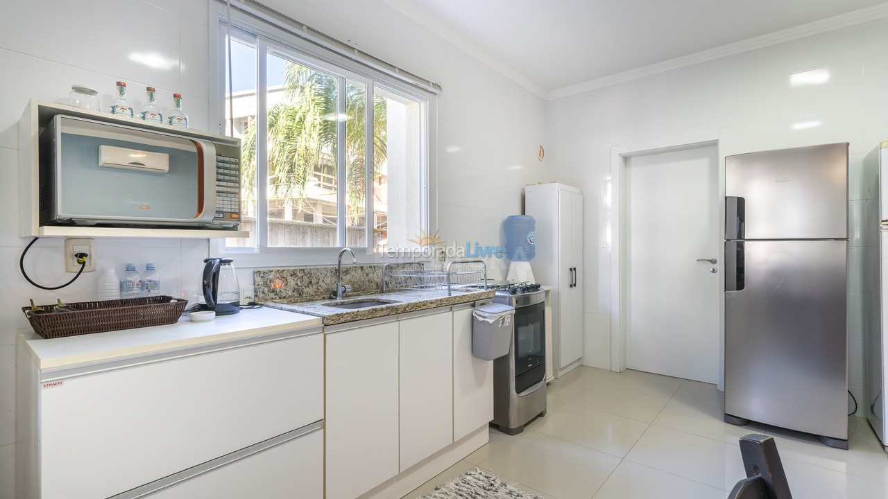 Apartamento para alquiler de vacaciones em Bombinhas (Praia de Quatro Ilhas)