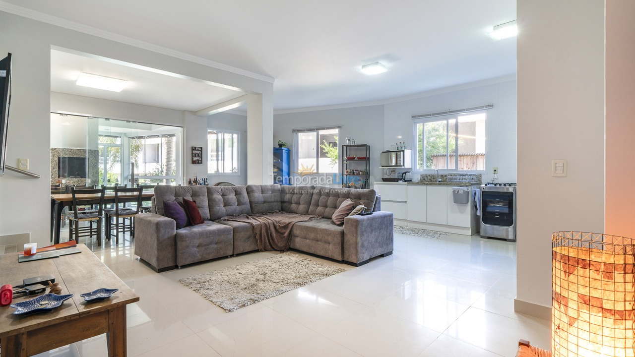 Apartamento para alquiler de vacaciones em Bombinhas (Praia de Quatro Ilhas)