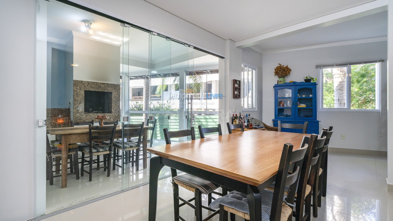 Apartamento para alquiler de vacaciones em Bombinhas (Praia de Quatro Ilhas)