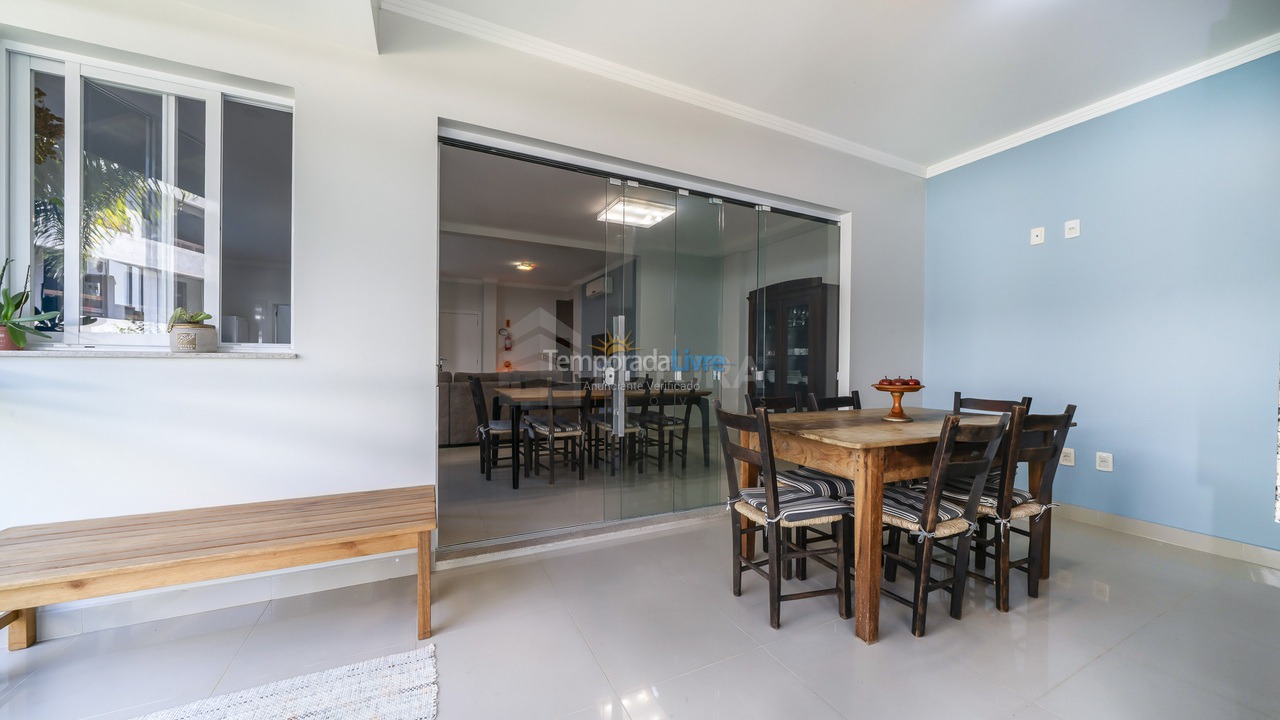 Apartamento para alquiler de vacaciones em Bombinhas (Praia de Quatro Ilhas)