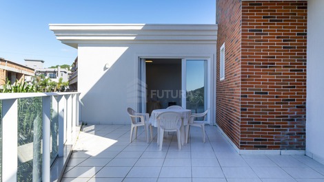 Apartamento triplex frente al mar en la playa de Quatro Ilhas, Bombinhas, 4 suites con acceso