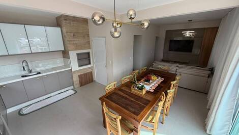 🌅 Cobertura Duplex a 40 Metros da Praia com Spa e Vista para o Mar